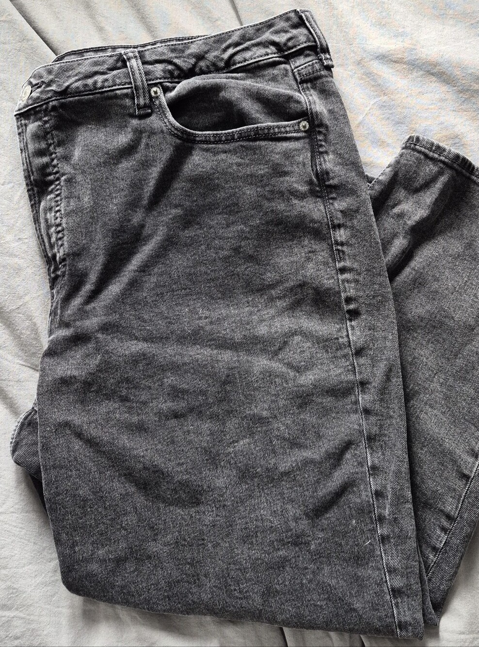 Old Navy Women's OG Straight Leg Jeans in Washed Black